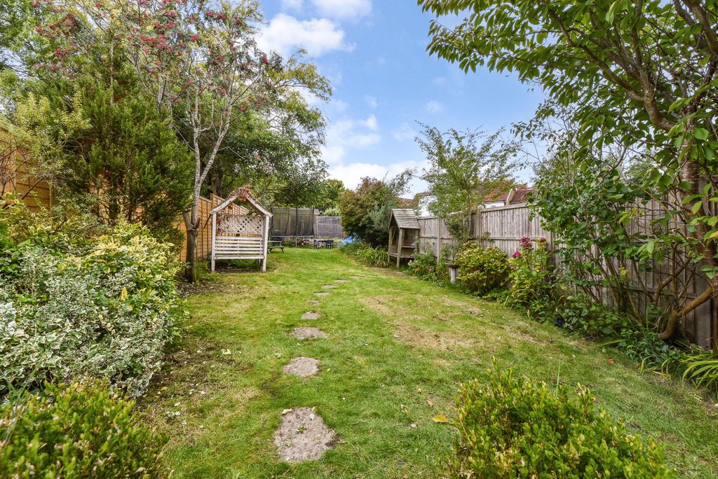 Property photo 2 of 20