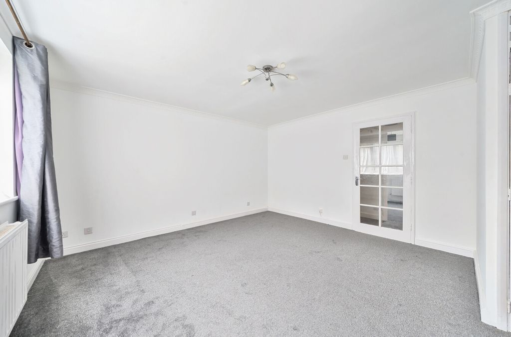 Property photo 3 of 14 1335099-6-68947Ed...