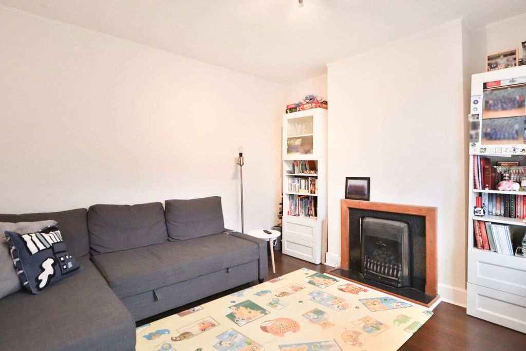 Property photo 2 of 11