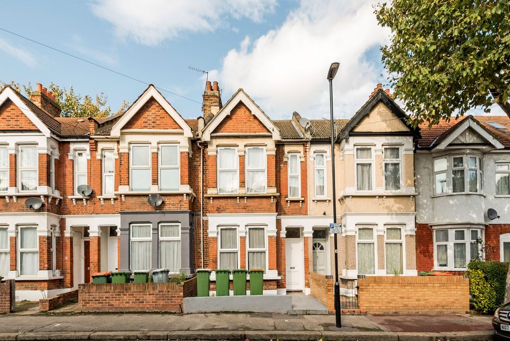 Property photo 1 of 9 Photo 01