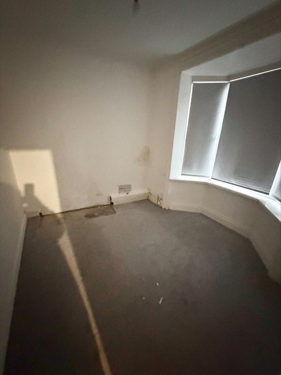 Property photo 3 of 11 Living Room