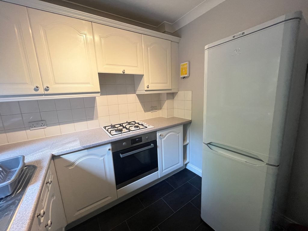 Property photo 2 of 20