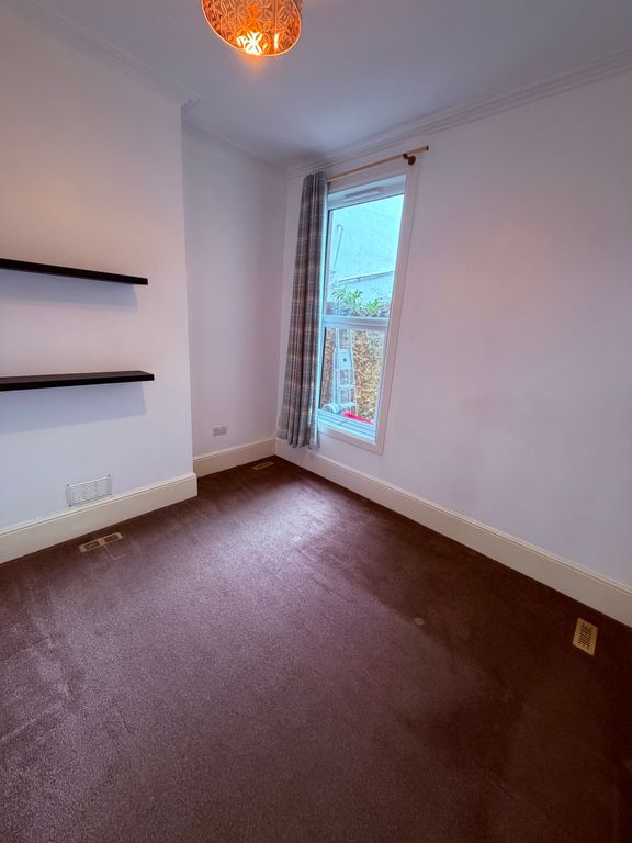 Property photo 3 of 5 Bedroom