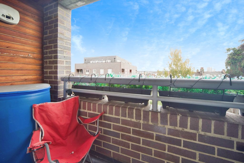 Property photo 3 of 20