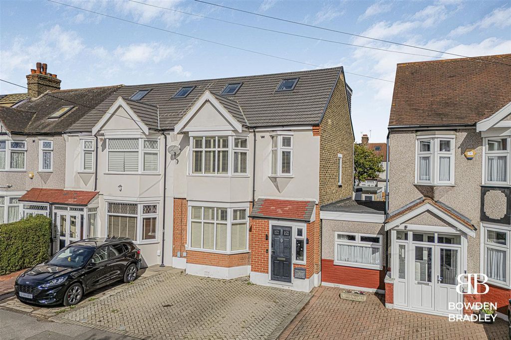 Property photo 1 of 25 Front