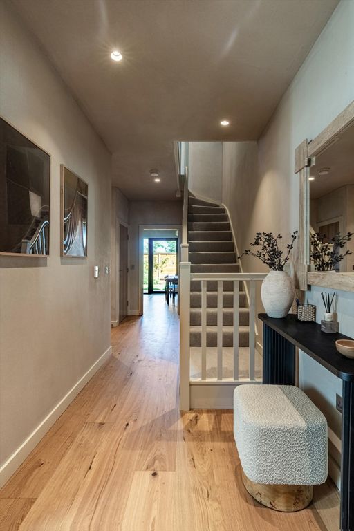 Property photo 2 of 10 Image