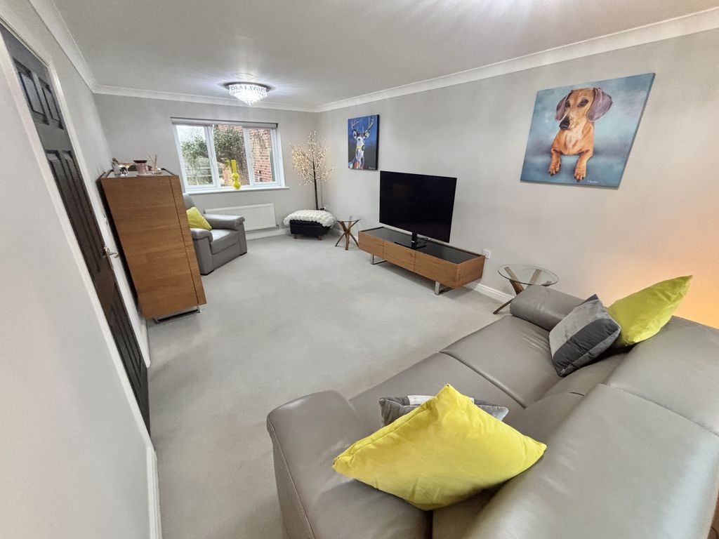 Property photo 2 of 34