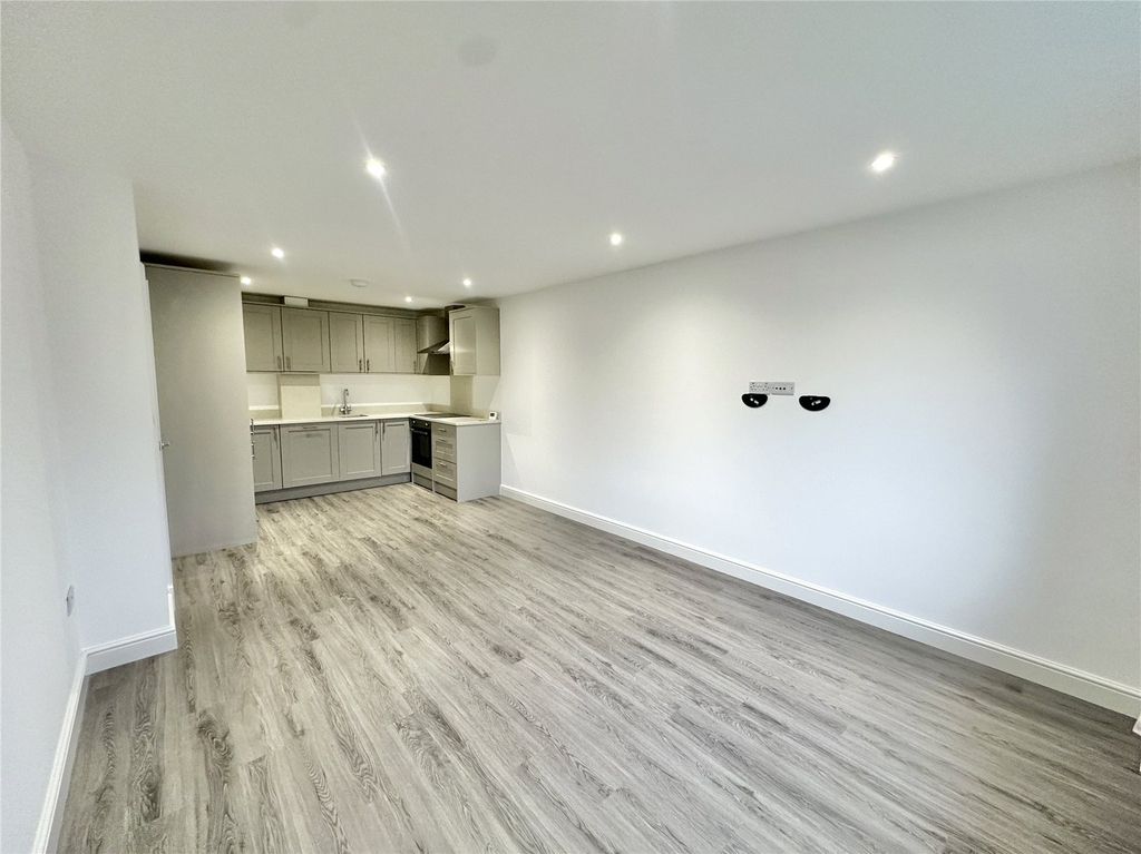 Property photo 3 of 8 Picture No. 09