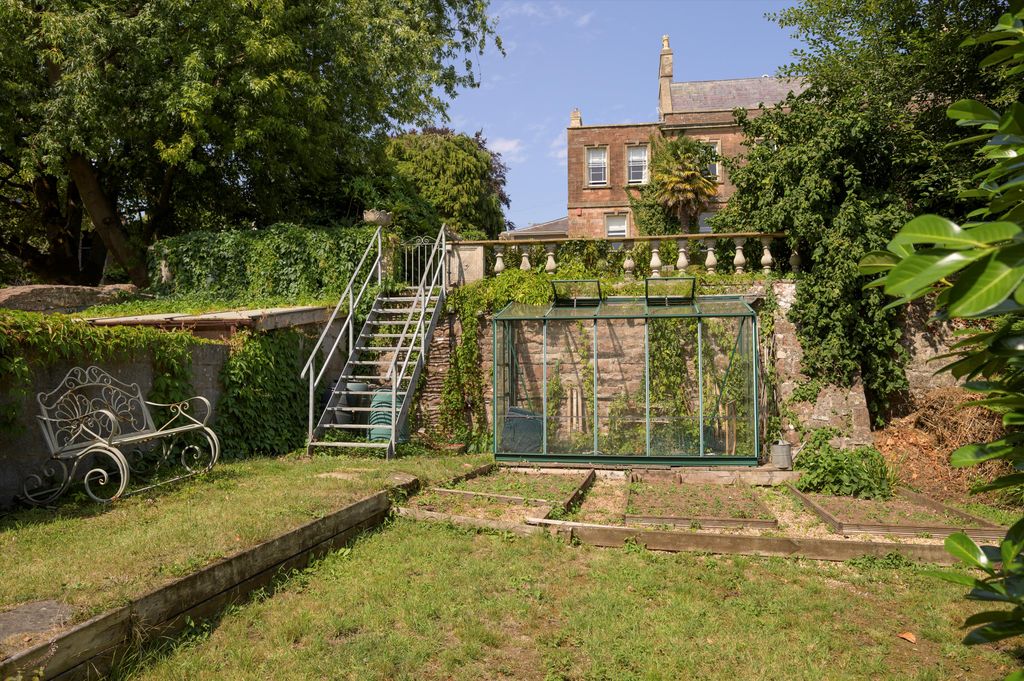 Property photo 2 of 38 Image