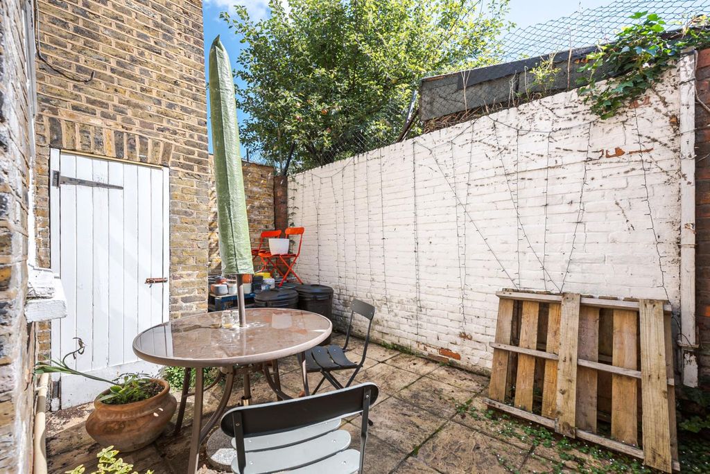 Property photo 3 of 10