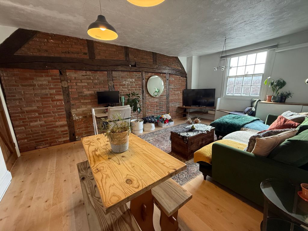 Property photo 3 of 17 Lounge/Diner