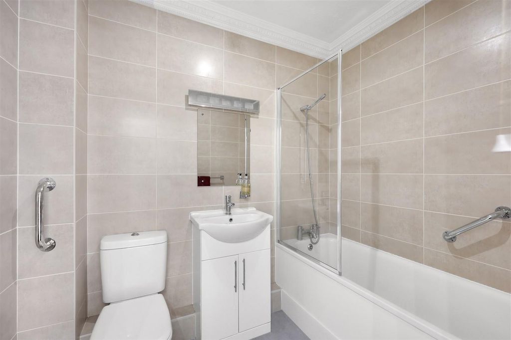 Additional image 10 of 2 bed flat for saleBower Hill, Epping CM16