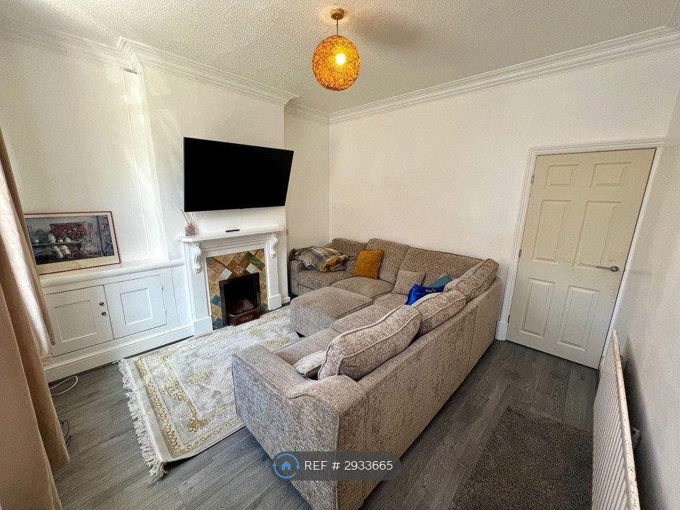 Property photo 2 of 24
