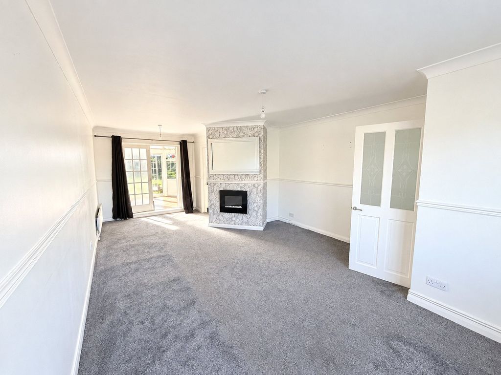 Property photo 2 of 18 Picture No. 12