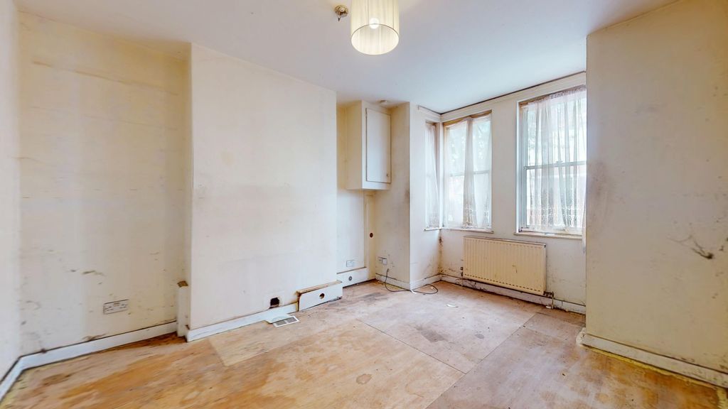 Property photo 3 of 11 3A Jersey Road, Hanwell, London, W7 2Jf