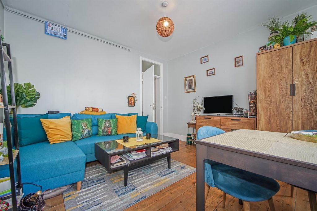 Property photo 3 of 10