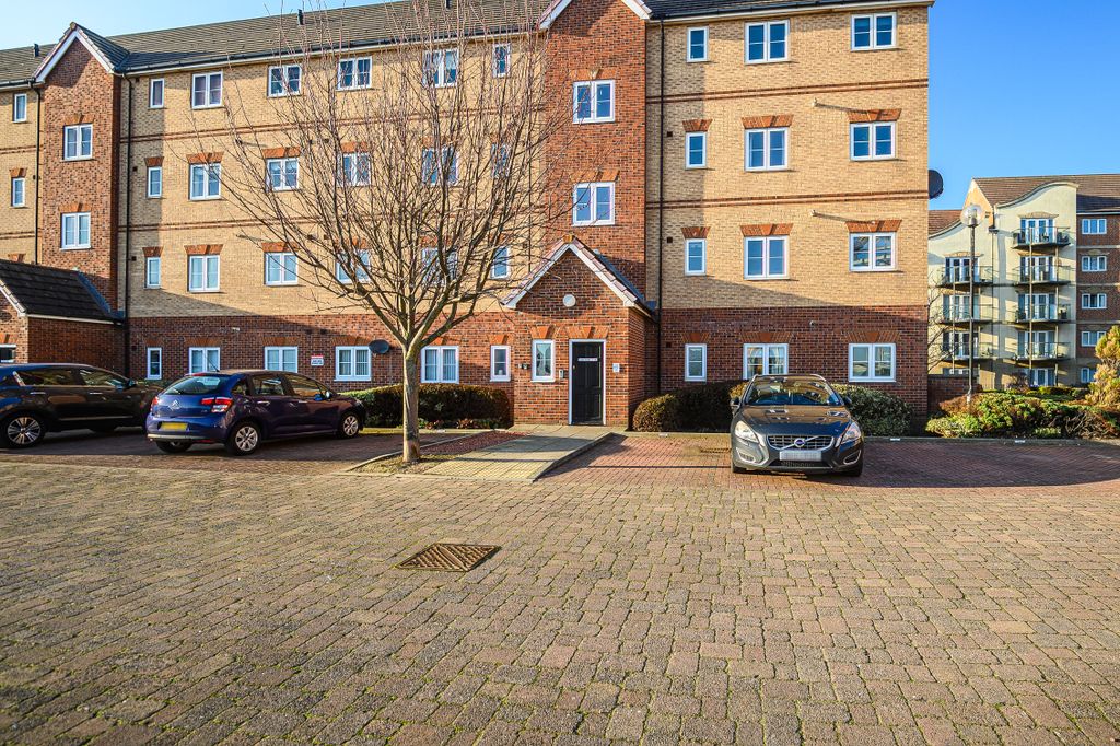 Property photo 1 of 18