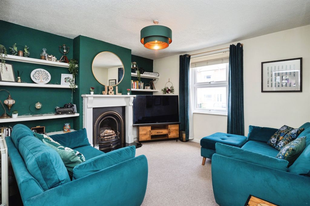 Property photo 2 of 20