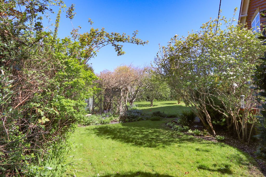 Property photo 3 of 21