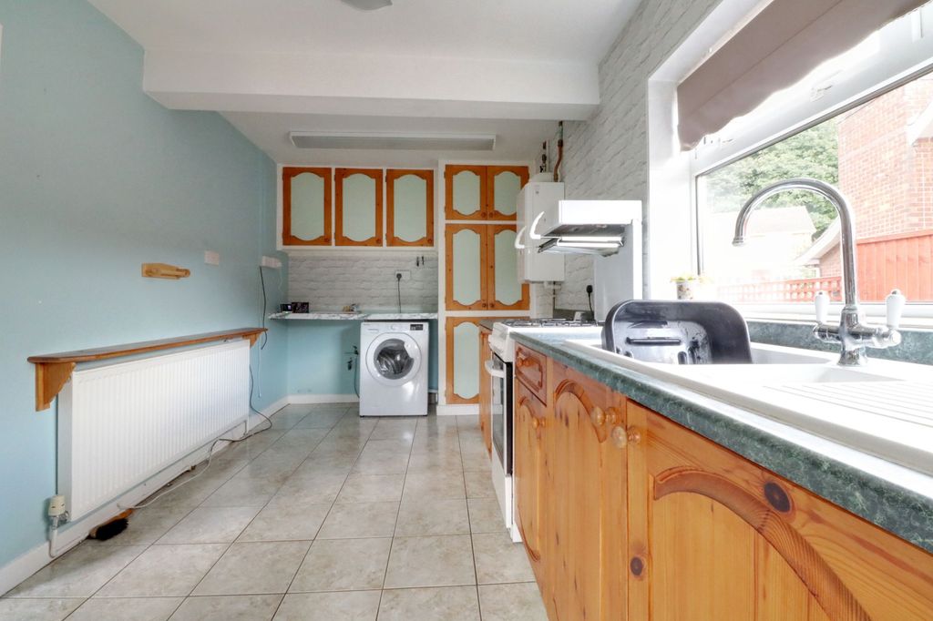 Property photo 2 of 11 Photo 11