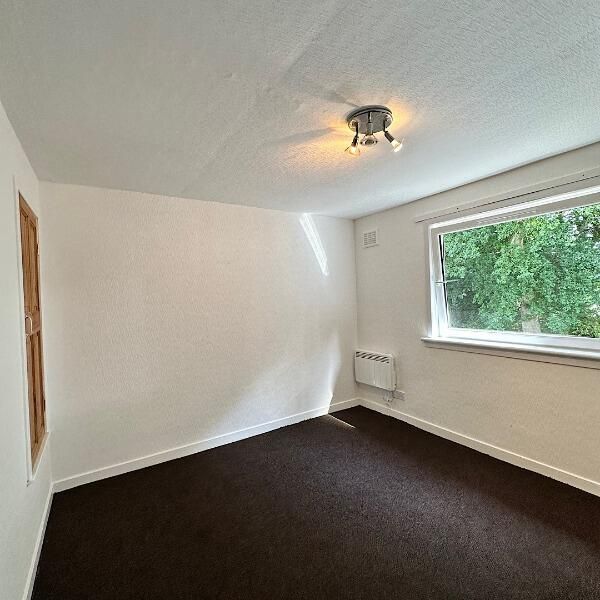 Property photo 3 of 14 Bedroom