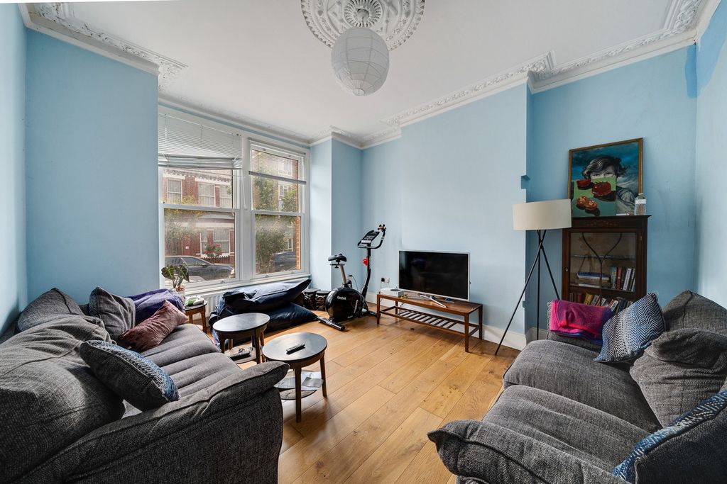 Property photo 2 of 18