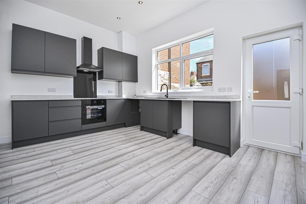 Property photo 3 of 14 60 Organ Street Dining Kitchen (2).Jpg