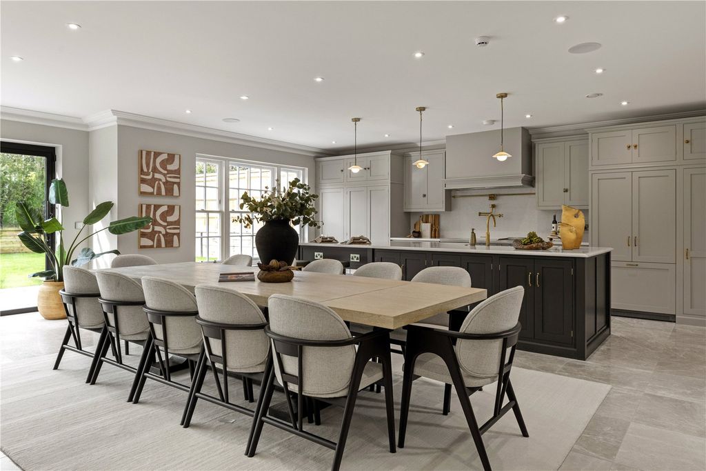 Property photo 2 of 17 Dining Room