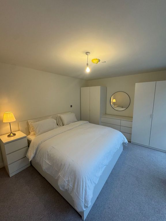 Property photo 2 of 6 Bedroom