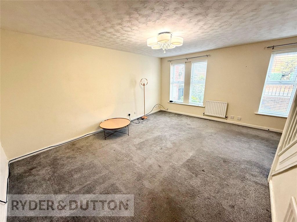 Property photo 2 of 24 Lounge