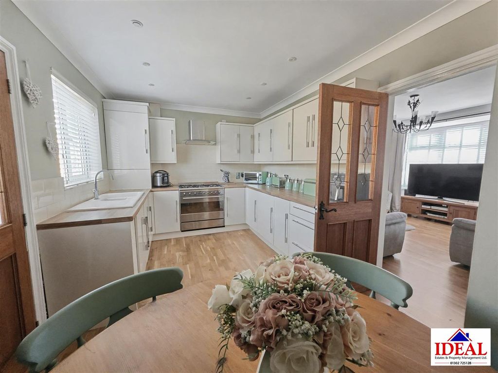 Property photo 2 of 23 1000039981.Jpg