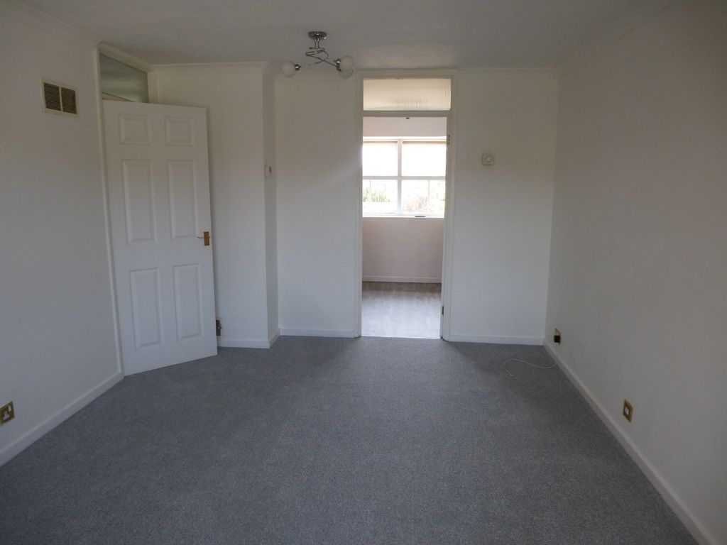 Property photo 2 of 9 4611131