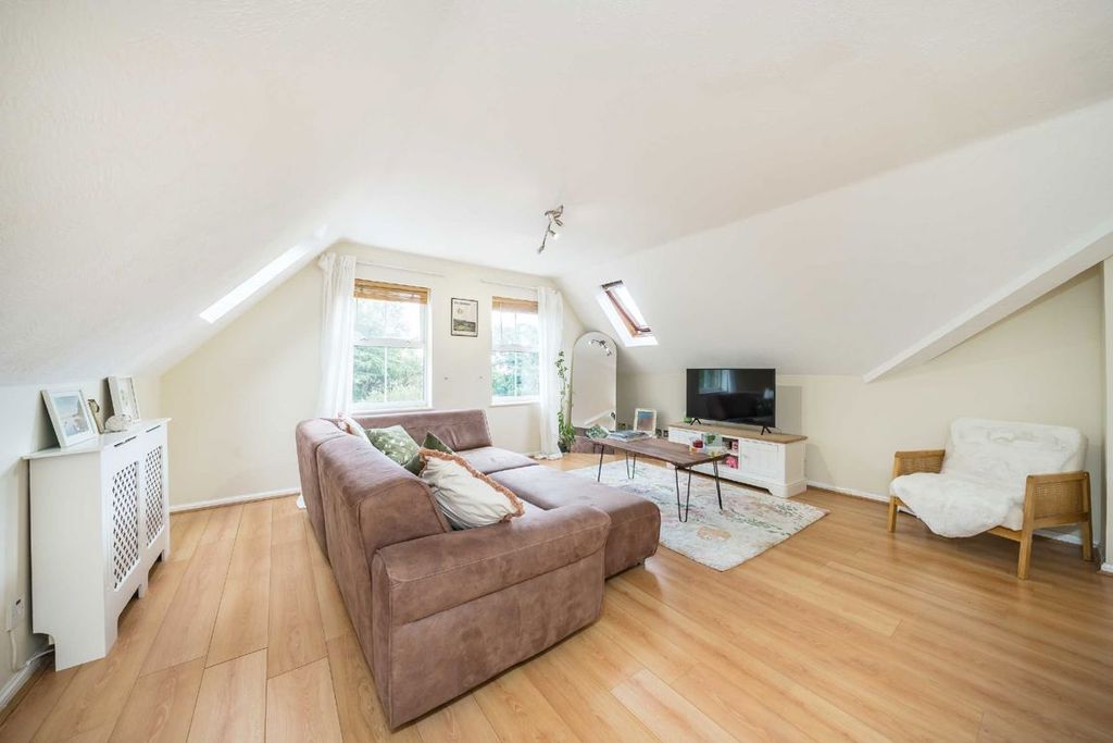 Property photo 2 of 6