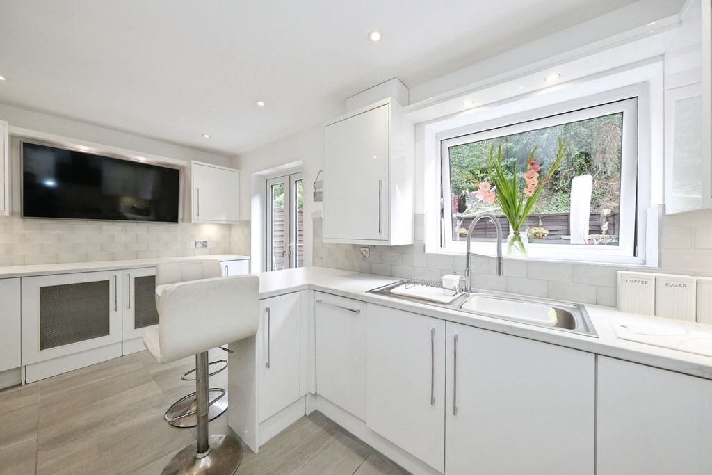 Property photo 3 of 35 Pbox-Img.Jpg