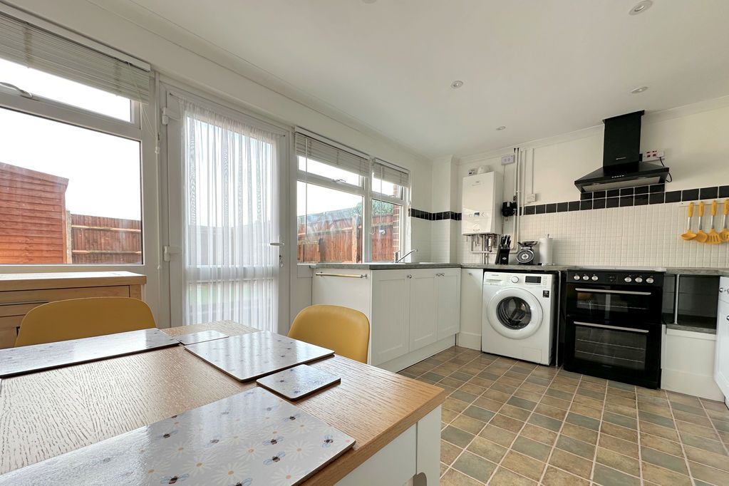 Property photo 2 of 21 Kitchen/Diner