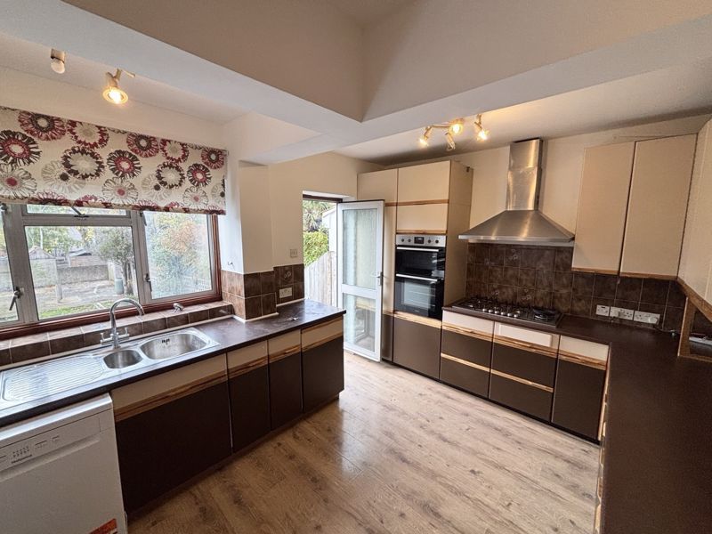 Property photo 2 of 9 Photo 7