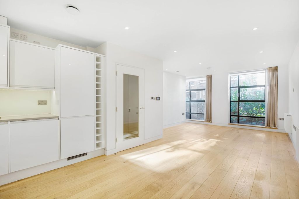 Property photo 3 of 10 Picture 3