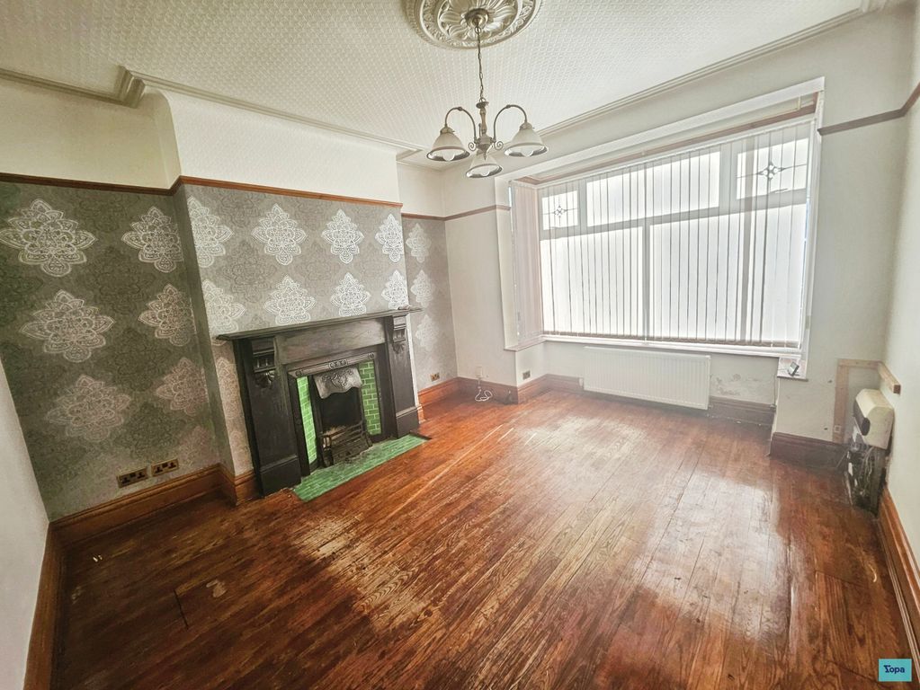 Property photo 2 of 25 Lounge