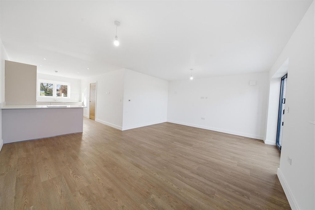 Property photo 3 of 24 4599_Fir Tree Lane, Thorpe Willoughby, Selby 09_29