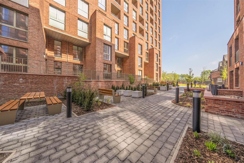 Property photo 2 of 14 1471019-5-6A2981A8Cce37.Jpg