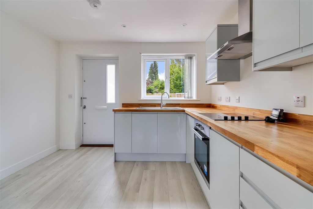 Property photo 3 of 14 Img (2).Jpg