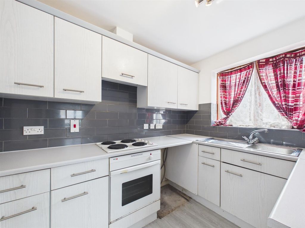 Property photo 3 of 6 Kitchen.Jpg