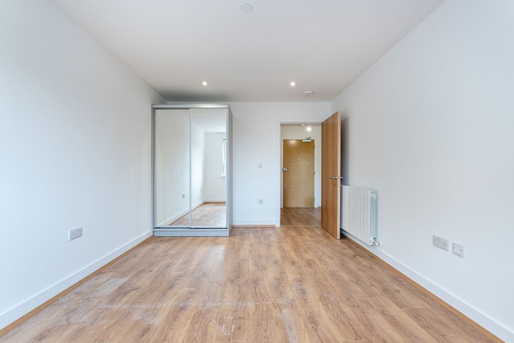 Property photo 2 of 11 Flat-163-Whytelea...