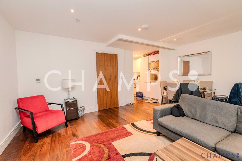 Property photo 1 of 20 3 Bedrooms Apartment To Rent In London, E14