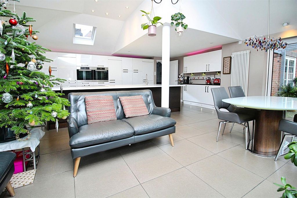 Property photo 3 of 38 2Dca0Ea5-Img_2016.Jpg