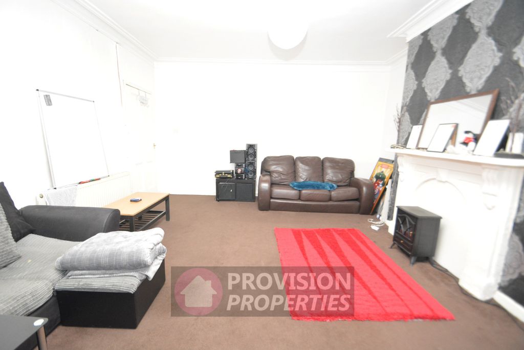 Property photo 2 of 8 Photo