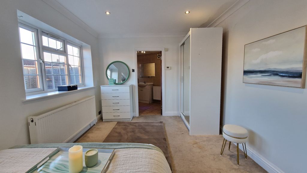 Property photo 3 of 3