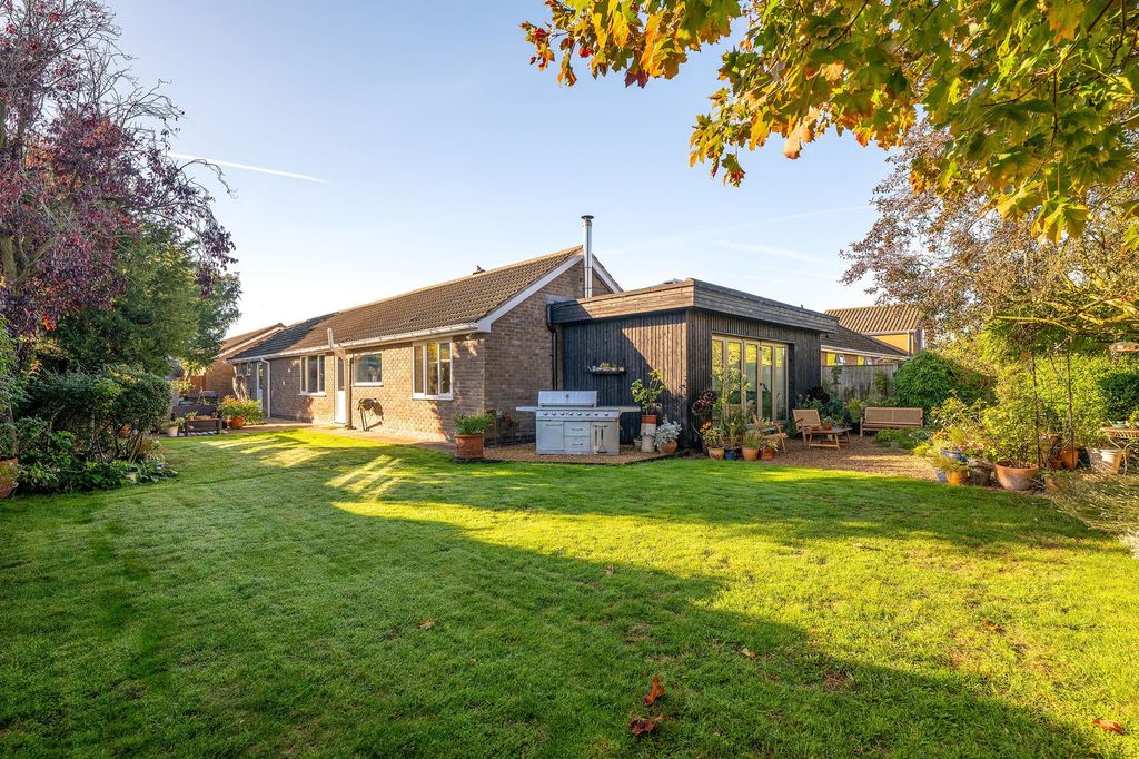 Property photo 3 of 37