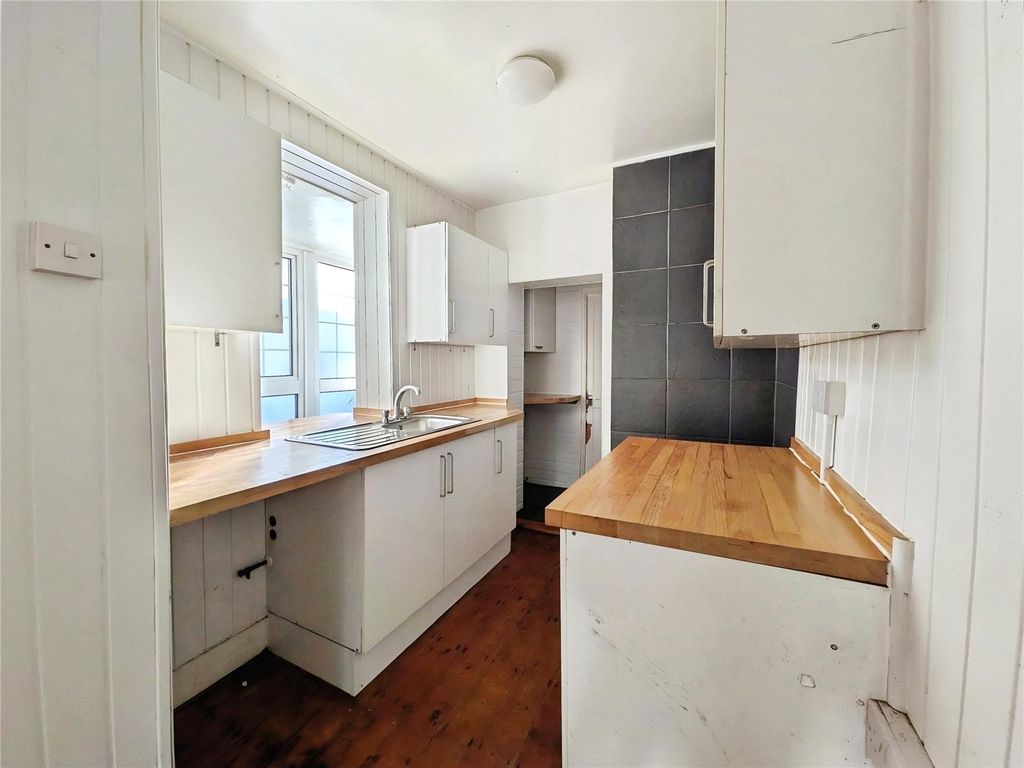 Property photo 3 of 11 Picture No. 20