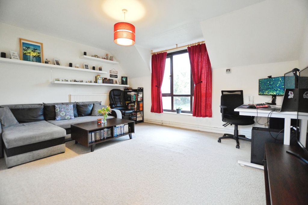 Property photo 2 of 6